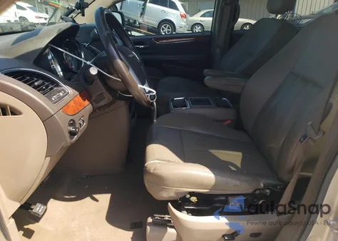 2015 Chrysler Town & Country Touring from USA, damaged, VIN 2C4RC1BG5FR629878